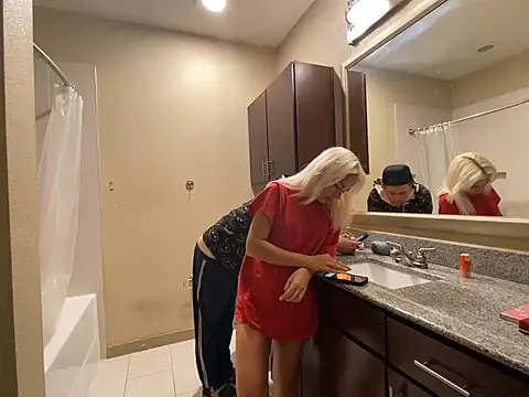 Snapshot of girlfriendmissy chatting on 03-20-25, 10:40 girlfriendmissy online show from 03-20-25, 10:40