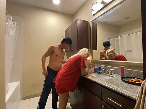 Snapshot of girlfriendmissy chatting on 03-21-25, 10:06 girlfriendmissy online show from 03-21-25, 10:06