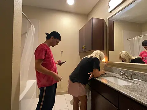 Snapshot of girlfriendmissy chatting on 03-22-25, 09:42 girlfriendmissy online show from 03-22-25, 09:42