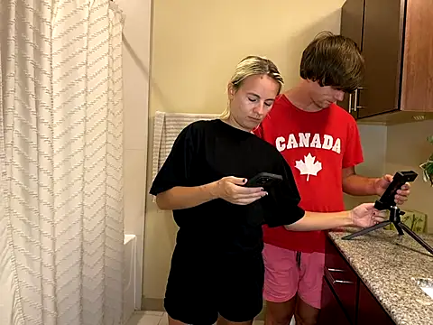 Snapshot of girlfriendmissy chatting on 09-24-25, 12:25 girlfriendmissy online show from 09-24-25, 12:25