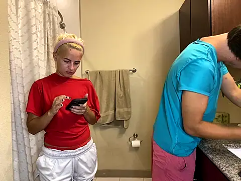 Snapshot of girlfriendmissy chatting on 10-05-25, 05:22 girlfriendmissy online show from 10-05-25, 05:22