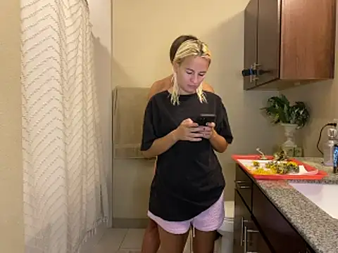 Snapshot of girlfriendmissy chatting on 11-02-25, 07:49 girlfriendmissy online show from 11-02-25, 07:49