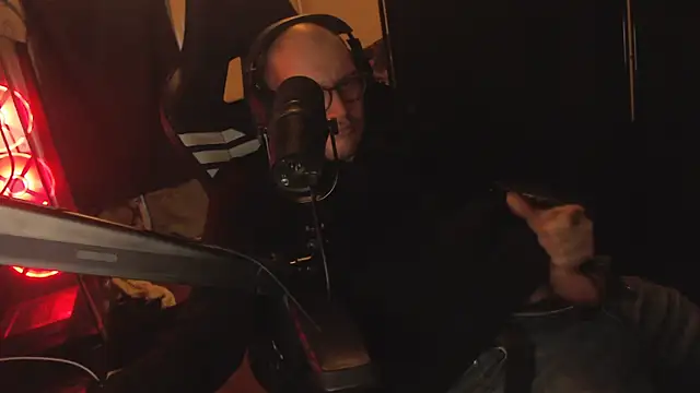 chicostick413 online show from 11-29-25, 08:01