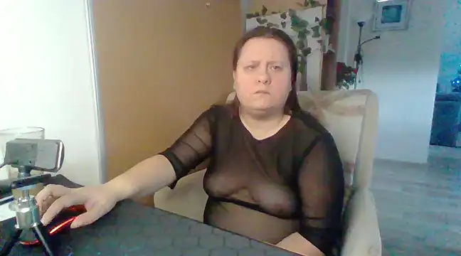 Snapshot of ReifeVenna chatting on 12-20-24, 01:00 ReifeVenna online show from 12-20-24, 01:00