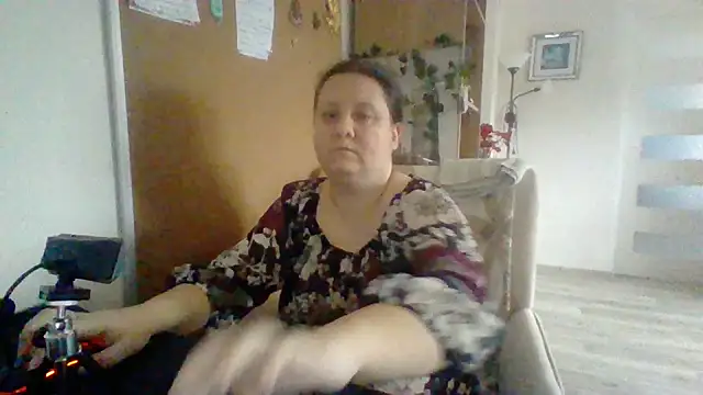 Snapshot of ReifeVenna chatting on 12-28-24, 12:03 ReifeVenna online show from 12-28-24, 12:03