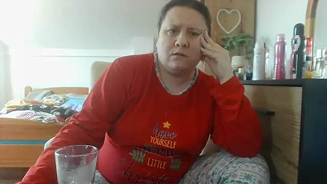 Snapshot of ReifeVenna chatting on 03-19-25, 10:44 ReifeVenna online show from 03-19-25, 10:44