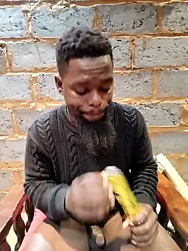 Chocolate factory man online show from 10-20-25, 02:45