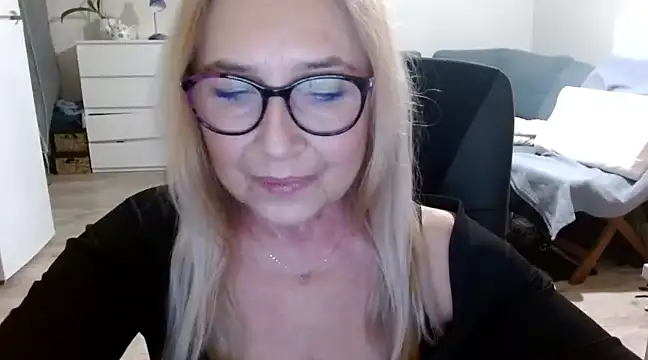 sofia xkiss online show from 02-05-25, 03:52