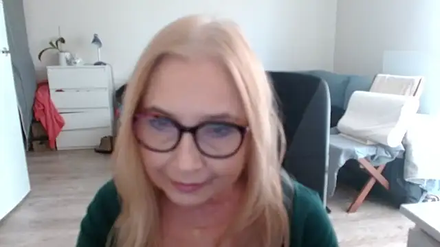 sofia xkiss online show from 02-17-25, 10:51