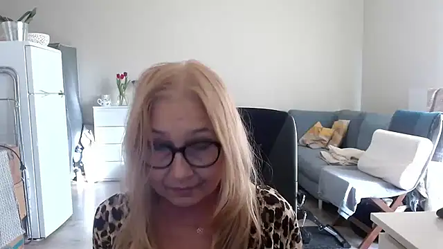 sofia xkiss online show from 03-10-25, 02:48