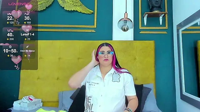 Snapshot of BellaPeers_ chatting on 01-19-25, 12:17 BellaPeers online show from 01-19-25, 12:17