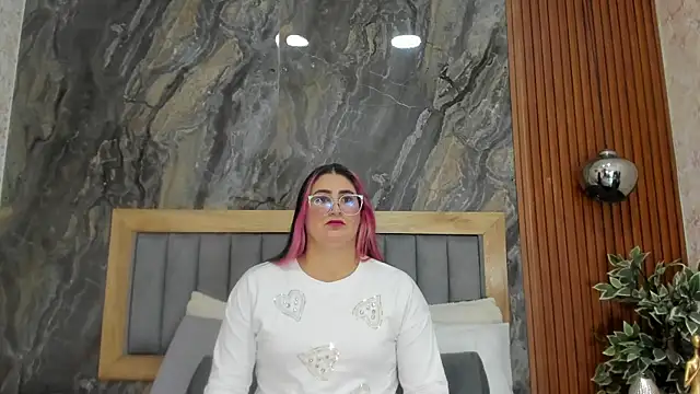 Snapshot of BellaPeers_ chatting on 02-10-25, 11:36 BellaPeers online show from 02-10-25, 11:36