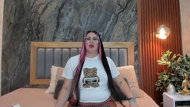 Snapshot of BellaPeers_ chatting on 02-11-25, 11:43 BellaPeers online show from 02-11-25, 11:43