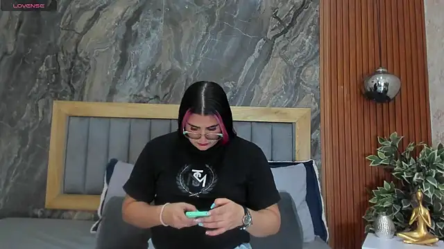 Snapshot of BellaPeers_ chatting on 02-13-25, 11:28 BellaPeers online show from 02-13-25, 11:28