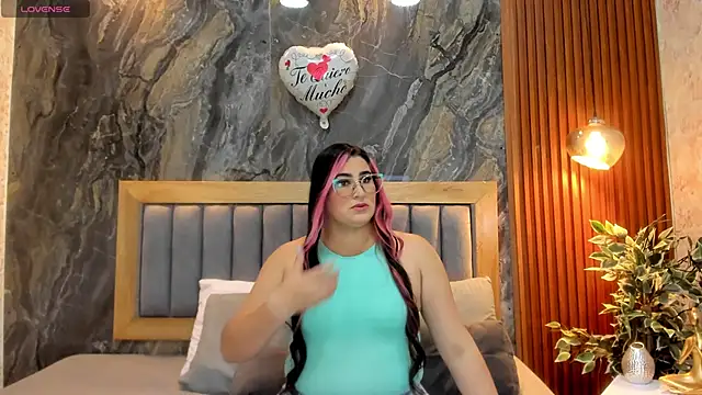 Snapshot of BellaPeers_ chatting on 02-18-25, 11:22 BellaPeers online show from 02-18-25, 11:22