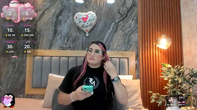 Snapshot of BellaPeers_ chatting on 02-19-25, 11:28 BellaPeers online show from 02-19-25, 11:28