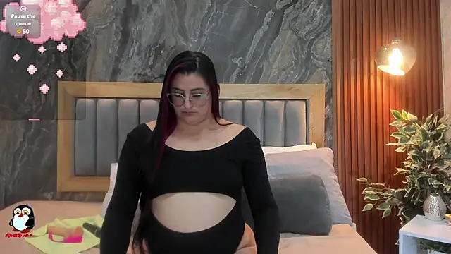 Snapshot of BellaPeers_ chatting on 03-06-25, 02:40 BellaPeers online show from 03-06-25, 02:40