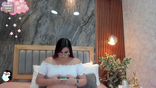 Snapshot of BellaPeers_ chatting on 03-22-25, 11:53 BellaPeers online show from 03-22-25, 11:53