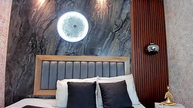 Snapshot of BellaPeers_ chatting on 10-02-25, 12:01 BellaPeers online show from 10-02-25, 12:01