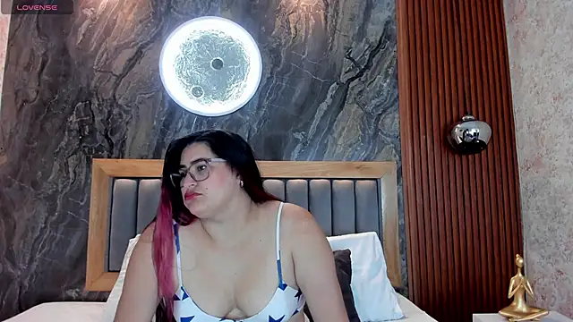 Snapshot of BellaPeers_ chatting on 10-03-25, 12:13 BellaPeers online show from 10-03-25, 12:13