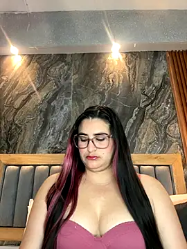 Snapshot of BellaPeers_ chatting on 11-05-25, 11:43 BellaPeers online show from 11-05-25, 11:43