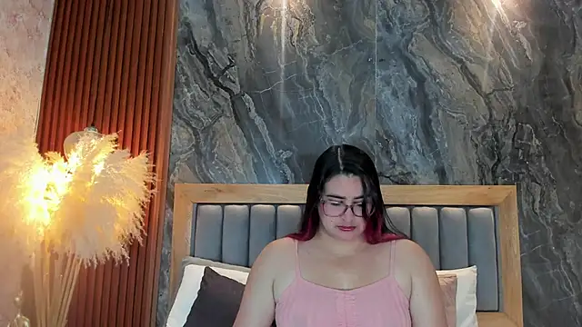 Snapshot of BellaPeers_ chatting on 11-07-25, 12:05 BellaPeers online show from 11-07-25, 12:05