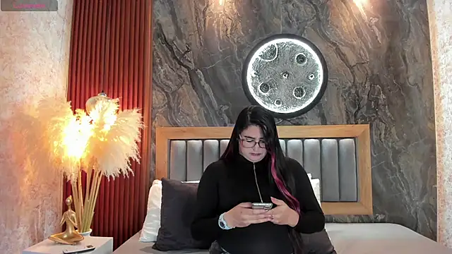 Snapshot of BellaPeers_ chatting on 11-16-25, 12:22 BellaPeers online show from 11-16-25, 12:22