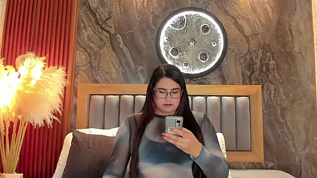 Snapshot of BellaPeers_ chatting on 11-18-25, 12:09 BellaPeers online show from 11-18-25, 12:09