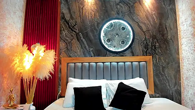 Snapshot of BellaPeers_ chatting on 11-30-25, 12:42 BellaPeers online show from 11-30-25, 12:42