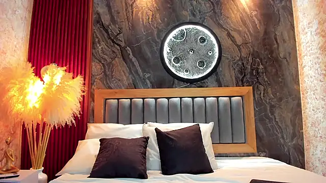 Snapshot of BellaPeers_ chatting on 12-16-25, 12:10 BellaPeers online show from 12-16-25, 12:10