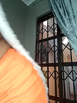 Snapshot of Shria107 chatting on 02-17-25, 04:15 Shria107 online show from 02-17-25, 04:15