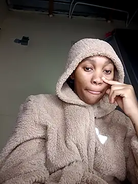 Snapshot of Shria107 chatting on 10-13-25, 10:10 Shria107 online show from 10-13-25, 10:10