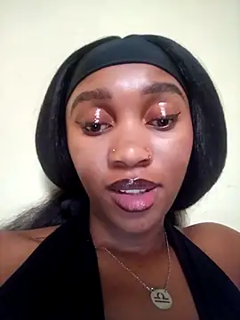 Snapshot of Shria107 chatting on 10-25-25, 02:35 Shria107 online show from 10-25-25, 02:35