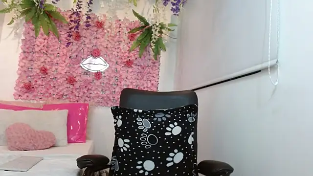 BLONDE SEXYHOT online show from 10-04-25, 06:22