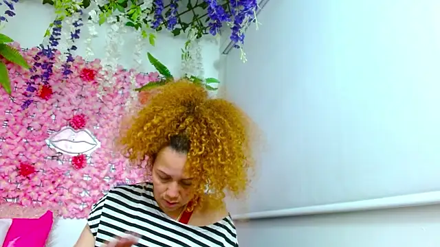 BLONDE SEXYHOT online show from 10-09-25, 10:52