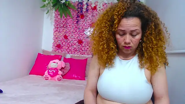 BLONDE SEXYHOT online show from 10-18-25, 09:48