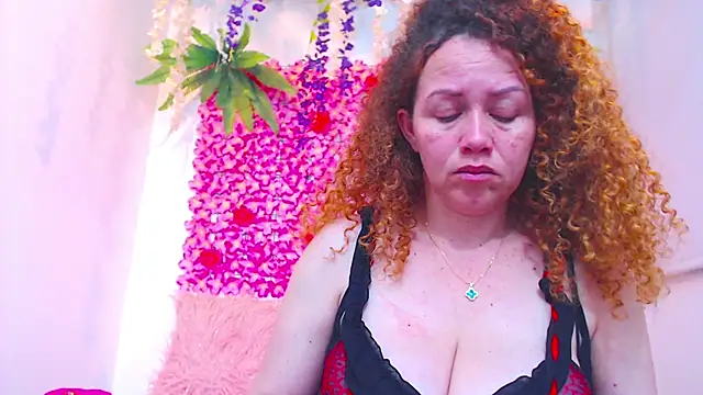 BLONDE SEXYHOT online show from 11-25-25, 01:49