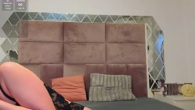 Snapshot of SweetScribe chatting on 02-13-25, 06:41 SweetScribe online show from 02-13-25, 06:41