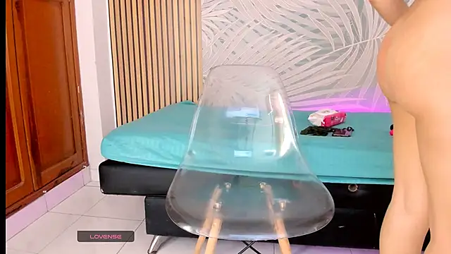 LauraRossi Nova online show from 01-19-25, 04:04