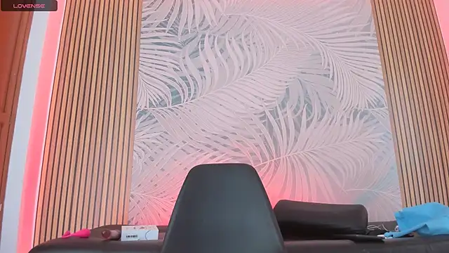 LauraRossi Nova online show from 02-13-25, 05:54