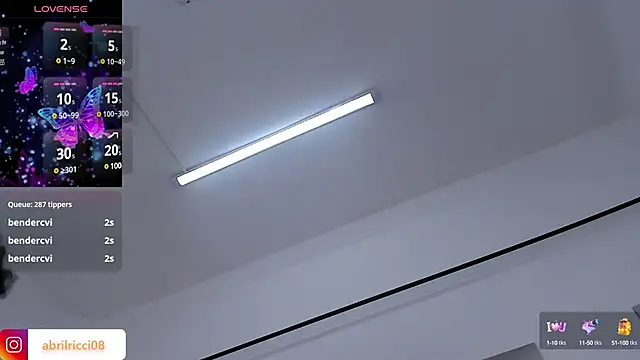 abril ricci online show from 12-29-24, 01:38