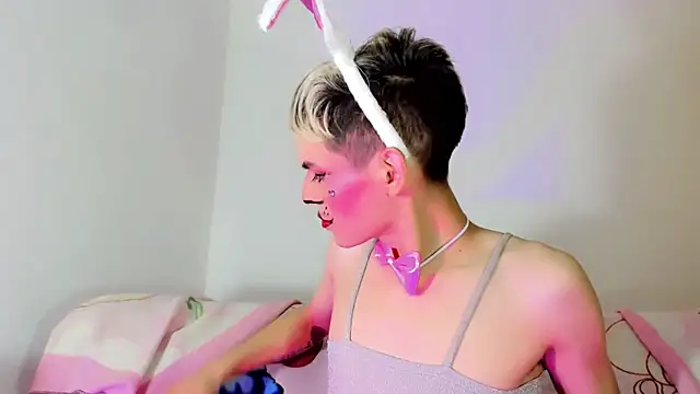 TatiGil online show from 10-15-25, 04:01