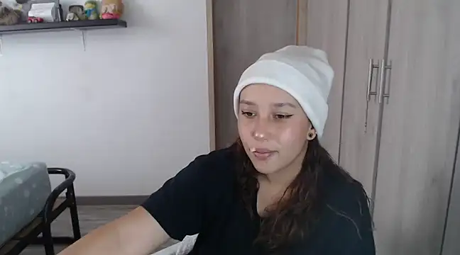 Skarlet Adams28 online show from 01-09-25, 07:18