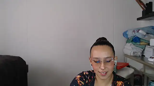 Skarlet Adams28 online show from 02-13-25, 08:24