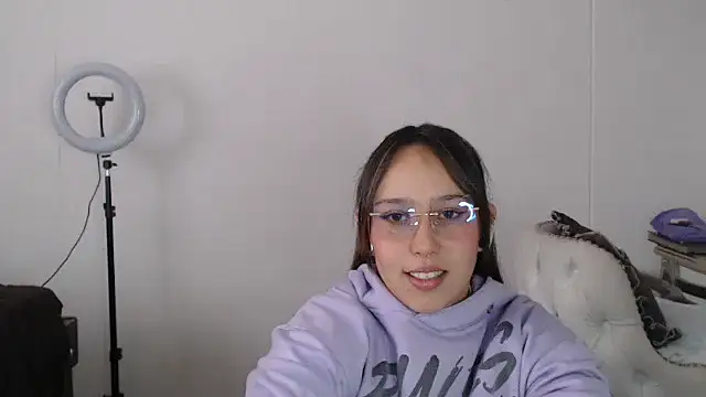 Skarlet Adams28 online show from 03-09-25, 03:27