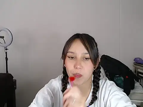 Skarlet Adams28 online show from 03-14-25, 09:21