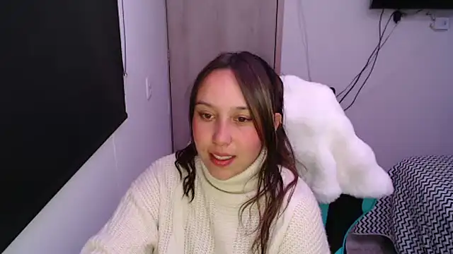 Skarlet Adams28 online show from 10-08-25, 09:23