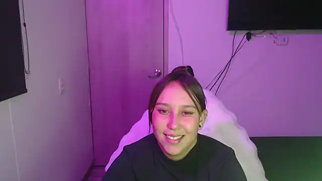 Skarlet Adams28 online show from 10-20-25, 11:16