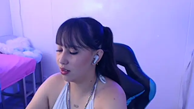 Skarlet Adams28 online show from 06-10-26, 08:30