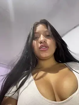 Estefanii- online show from 01-04-25, 11:22